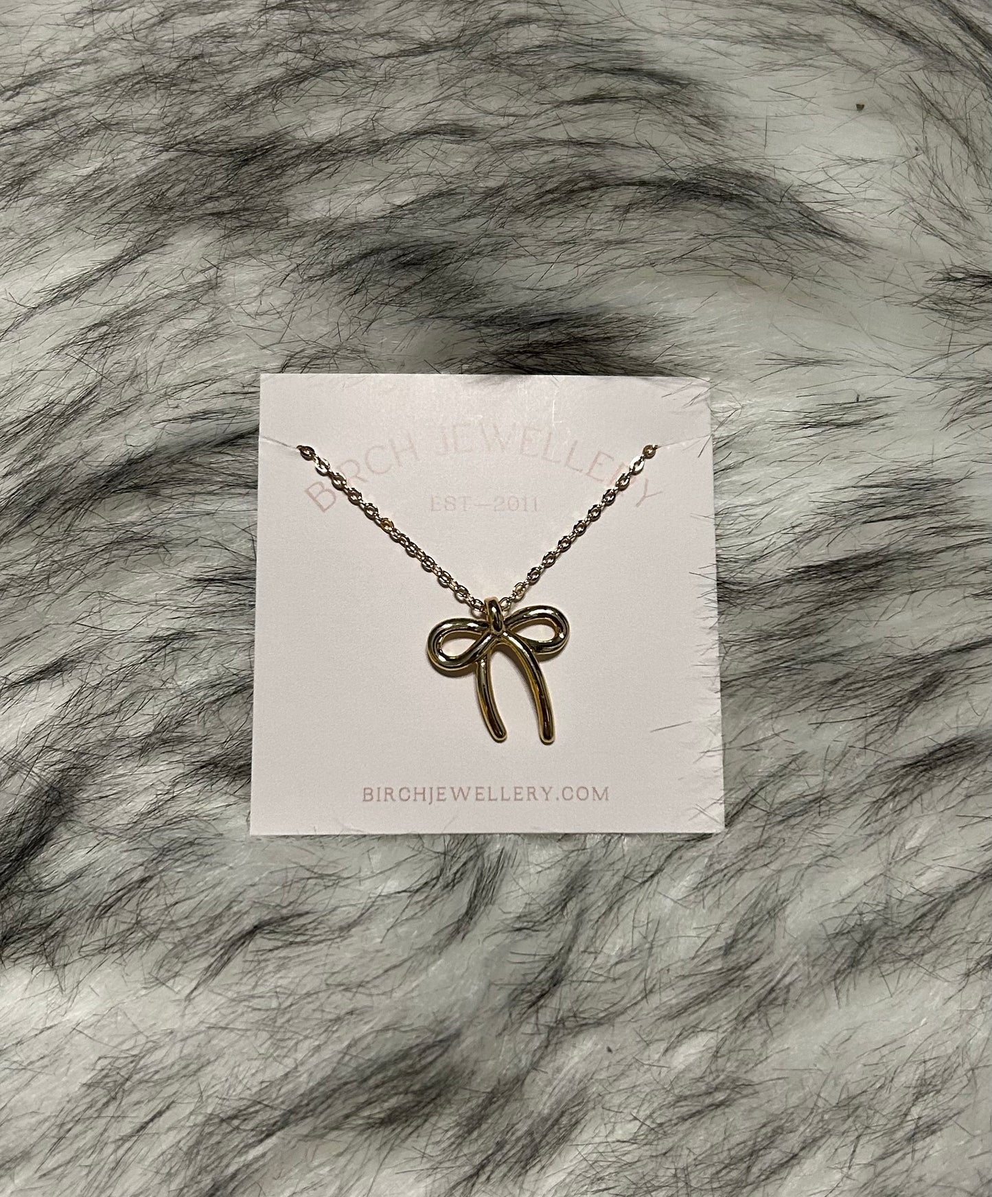 Bow Necklace